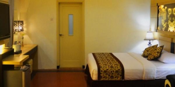 Srikandi Guesthouse Маланг Номер фото